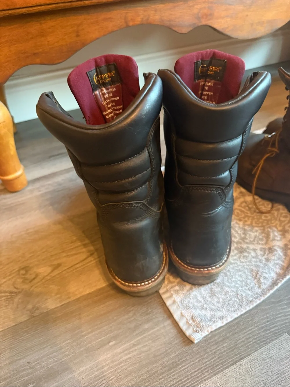 Steel Toe Chippewa Black Leather Lace-Up Work Boots with Brown Welt